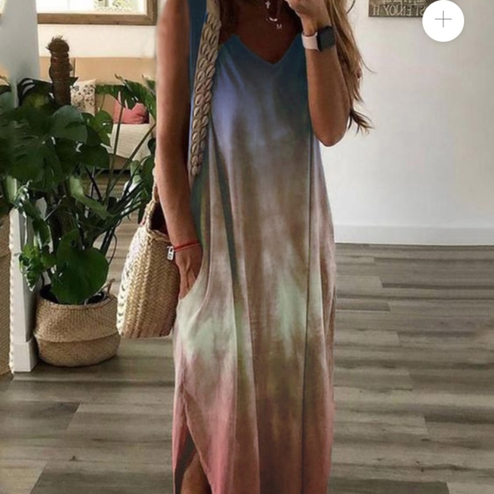 Purple V neck a Ombré/tie Dye shift casual dress